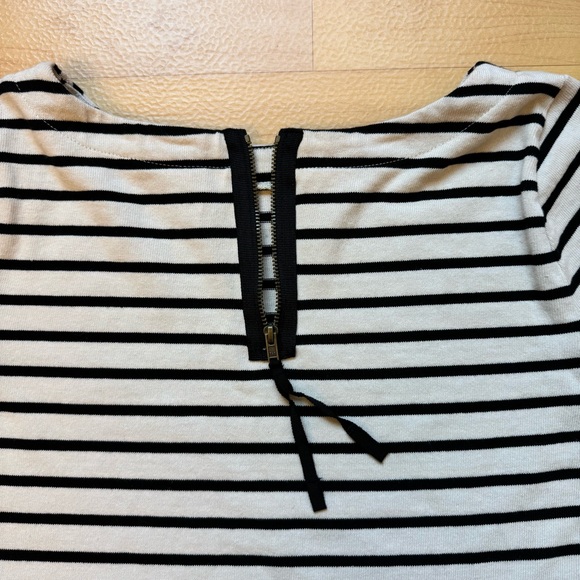 100% Cotton Loft Black + Off-White Striped Top - Picture 6 of 7